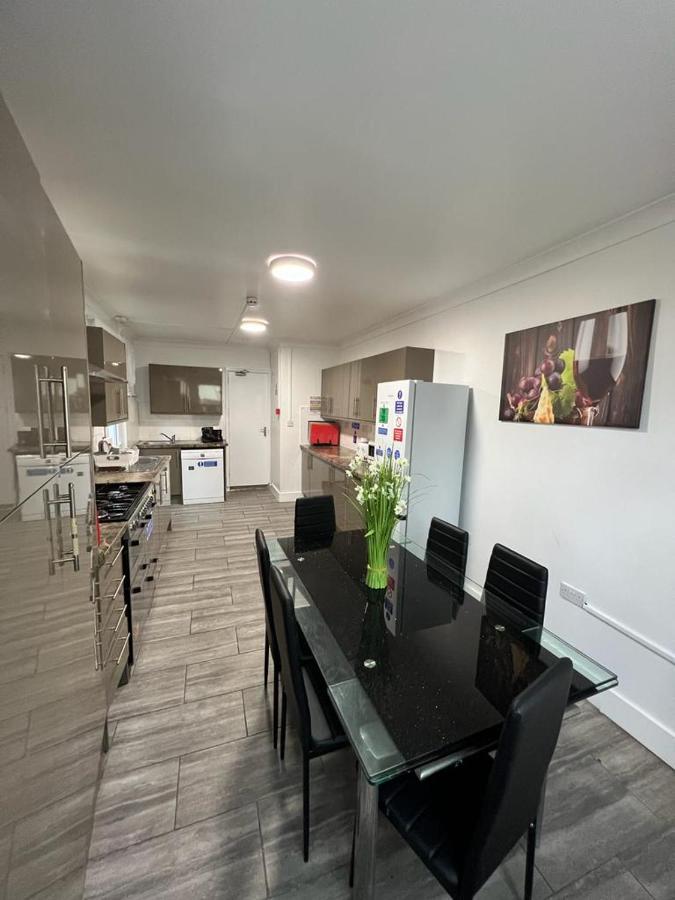 מלון לונדון Woodgreen House מראה חיצוני תמונה